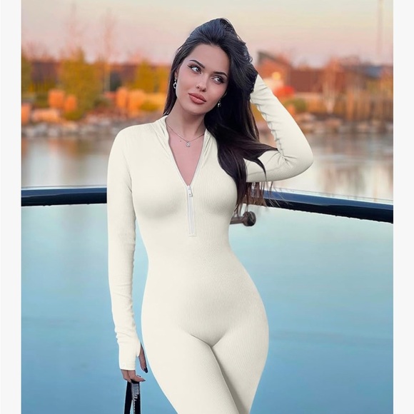 Elegant Cream Zip-Up Jumpsuit - Picture 2 of 2